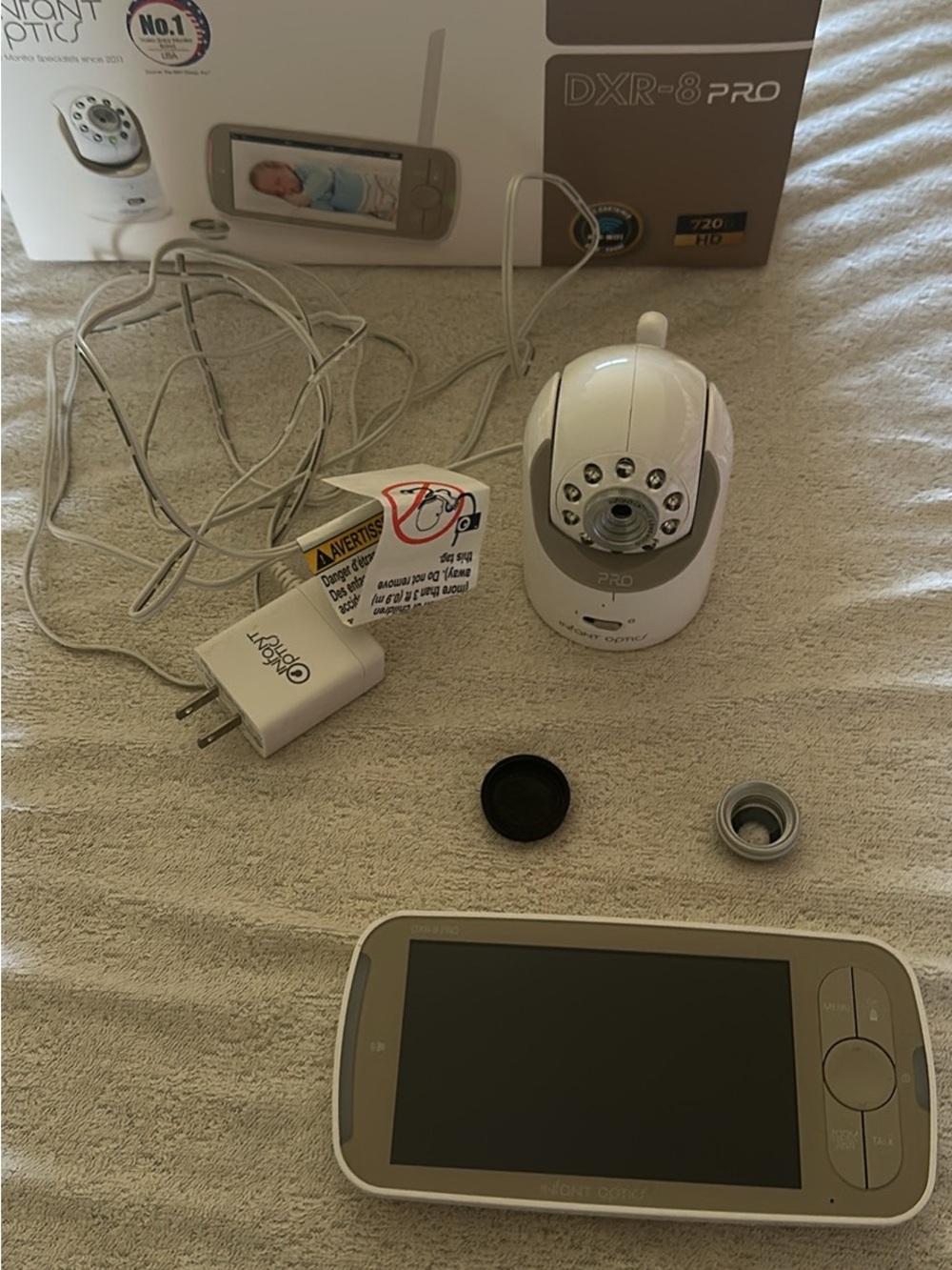 Infant Optics DXR - 8 PRO Digital Baby Monitor with Camera and Handheld